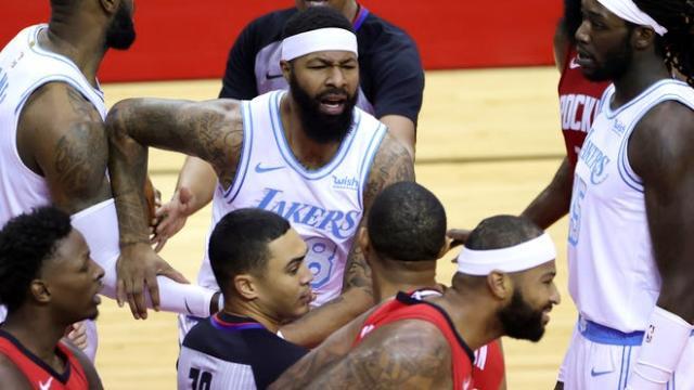 1610427306783011573.jpg 4db27438-2645-4086-8788-ad7bc4a4f656-2021-01-10_Lakers_Rockets.jpg